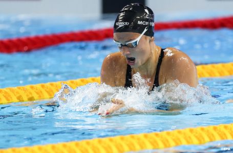 Mondiaux de natation: la Canadienne Summer McIntosh remporte le 200 m 4 nages